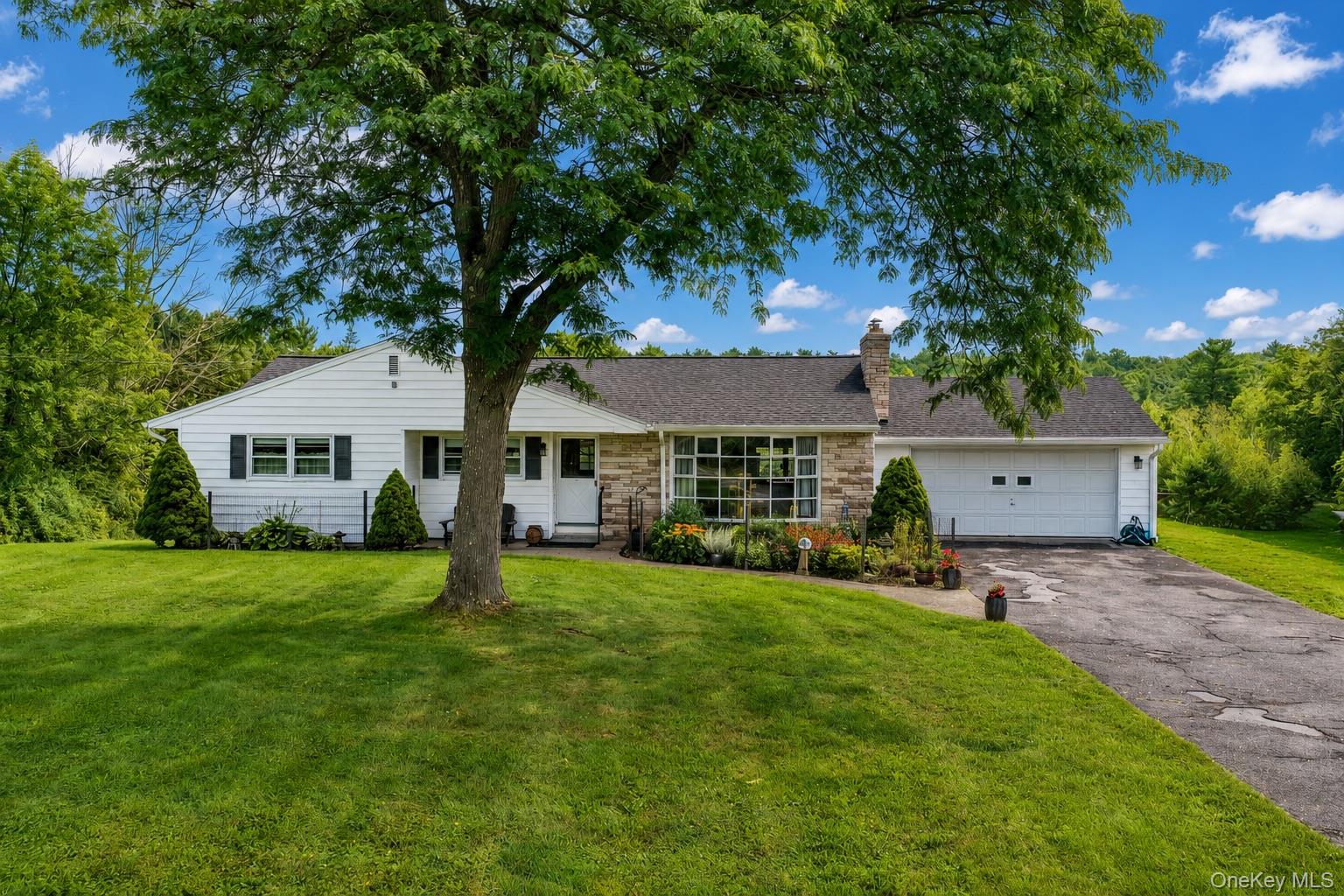 8250 Route 32 – For Sale