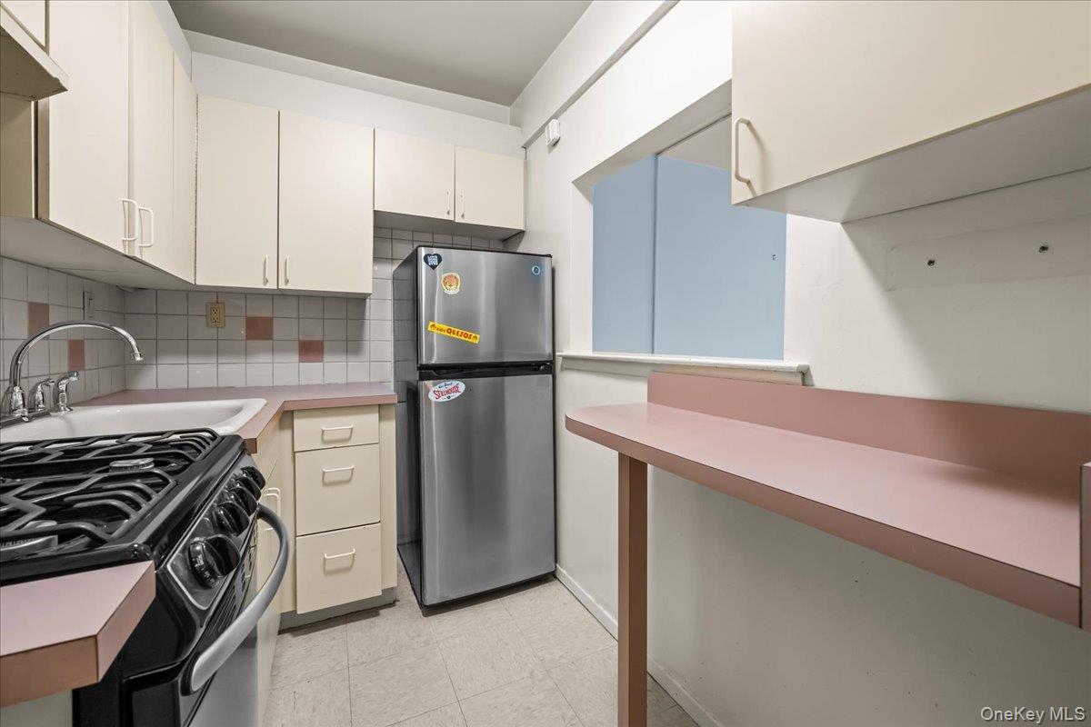 3030 Johnson Avenue, Unit 3D photo 4