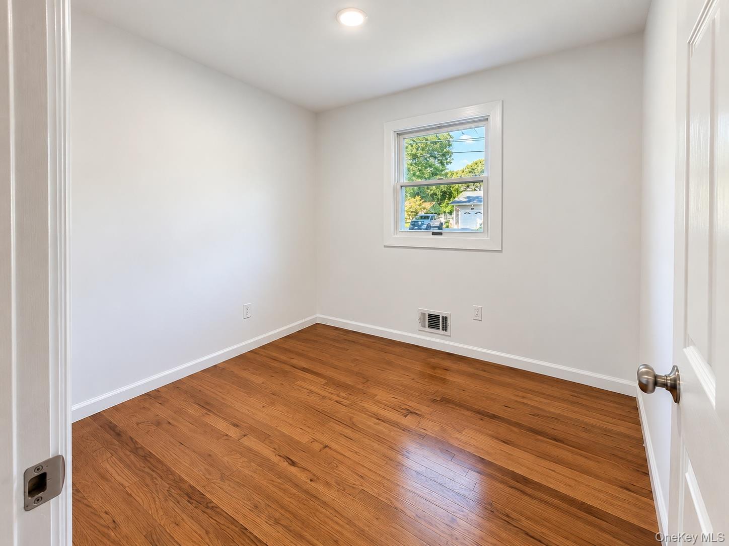 22 Maryland Boulevard – For Sale photo 9
