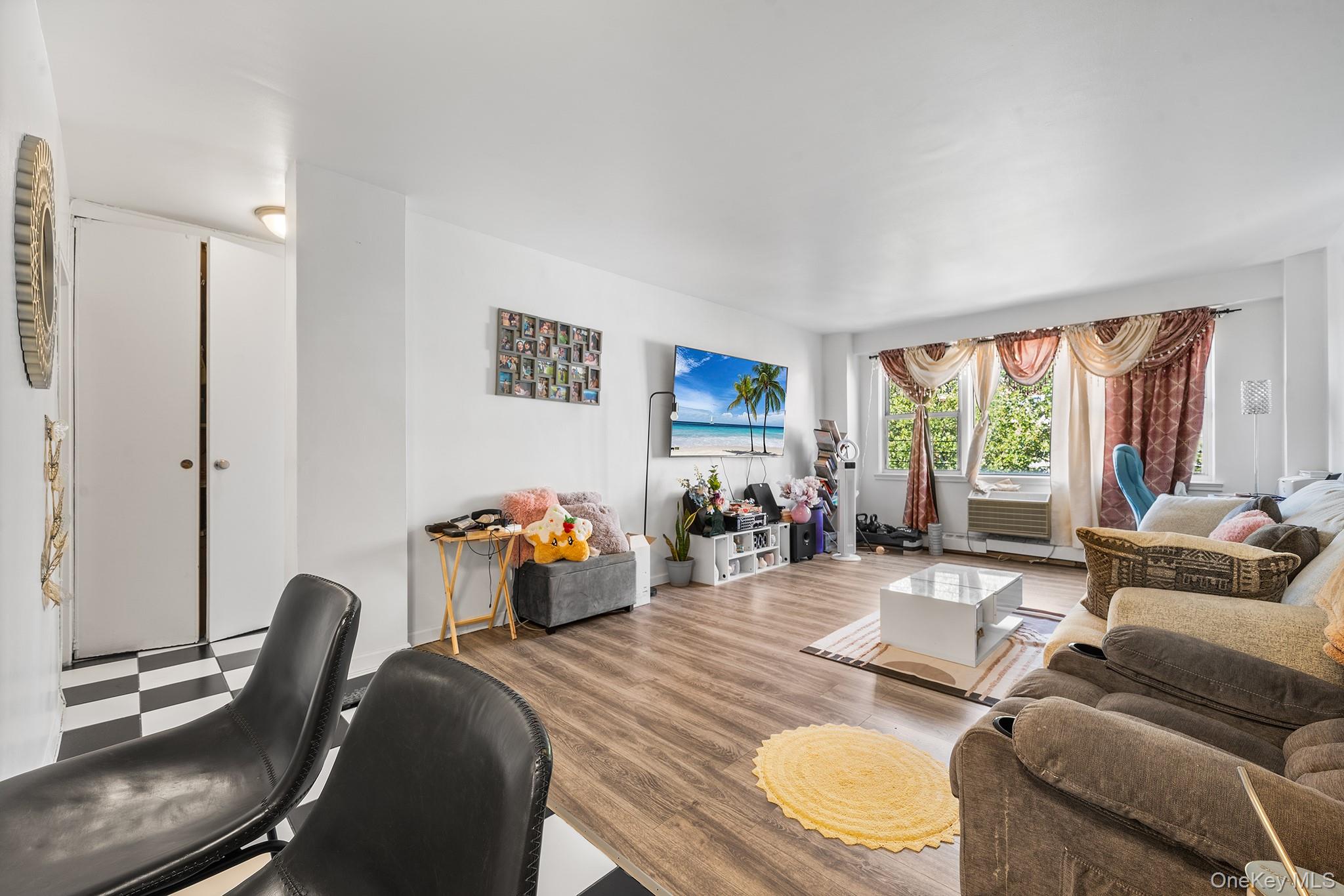 87-15 165th Street, Unit 5E photo 4