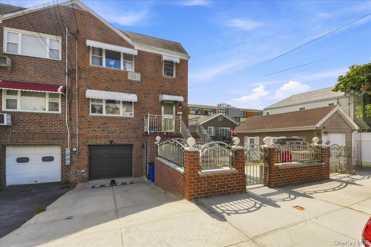 841 Swinton Avenue – For Sale photo 3