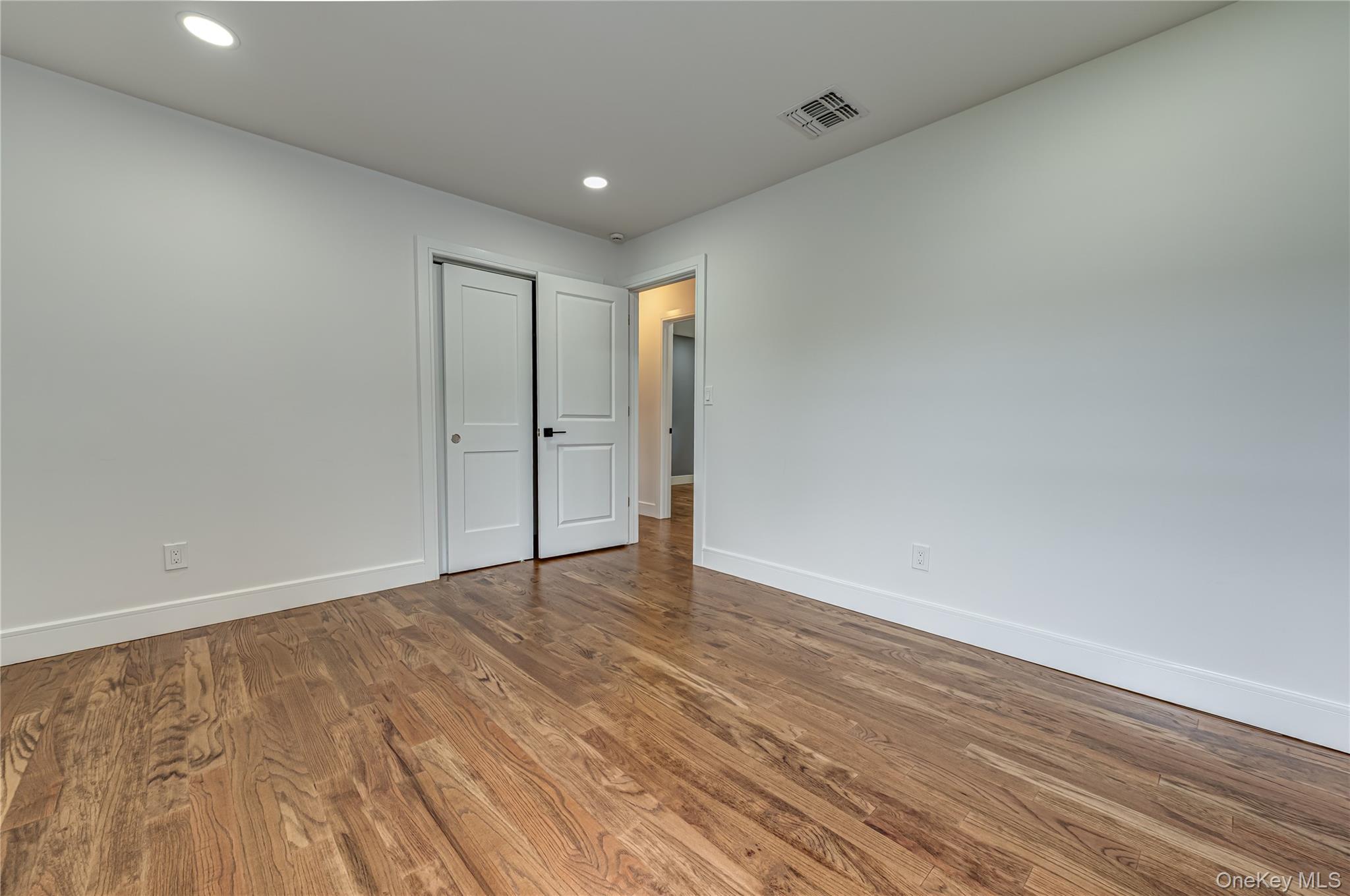 146 8th Street – For Sale photo 14
