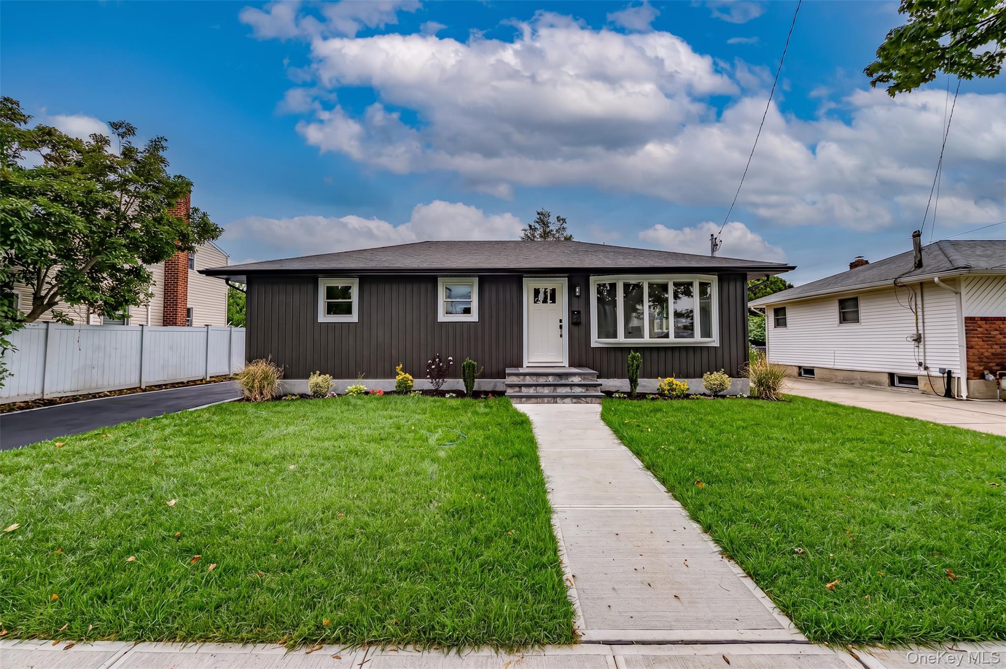 146 8th Street – For Sale