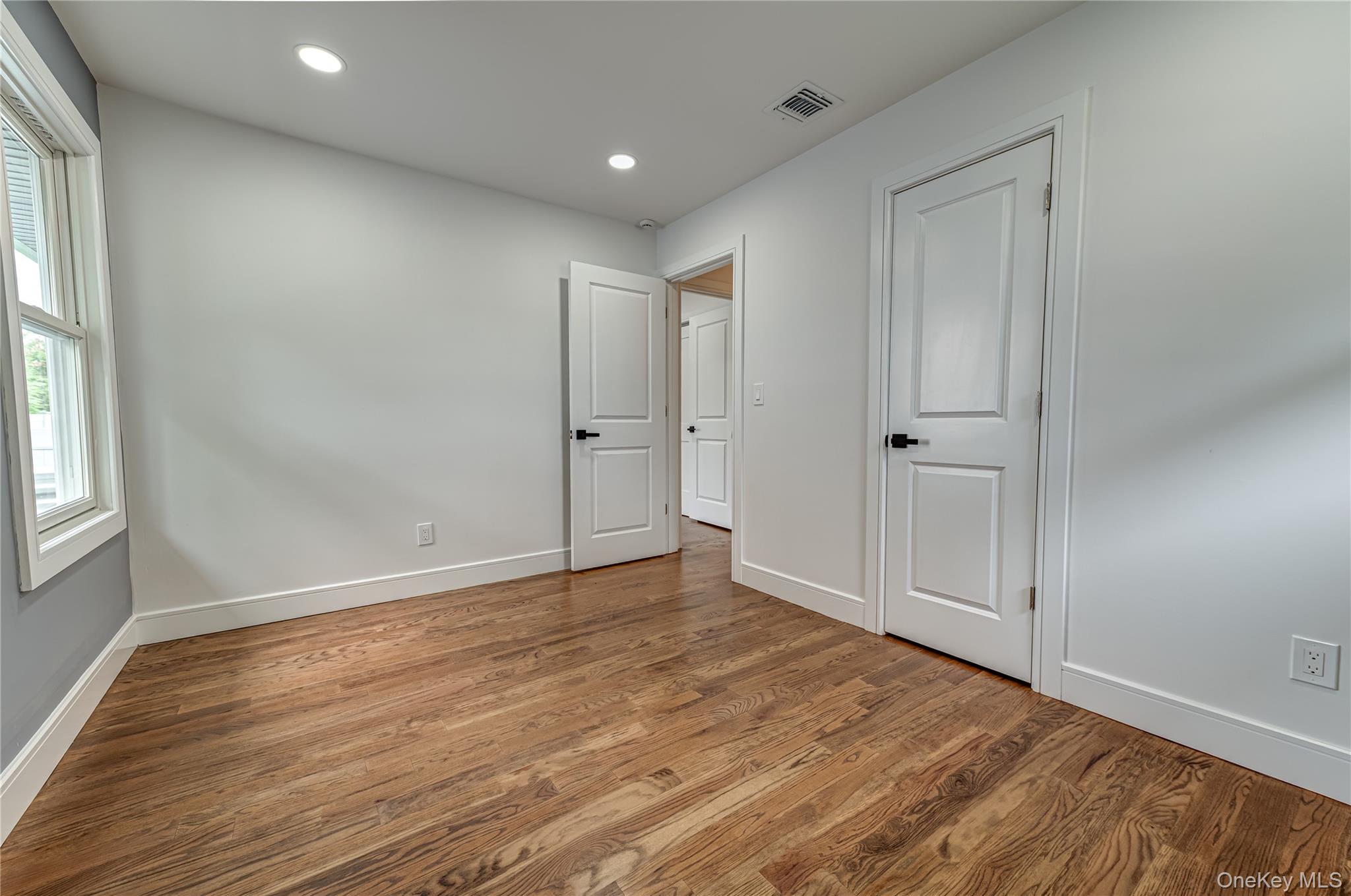146 8th Street – For Sale photo 12