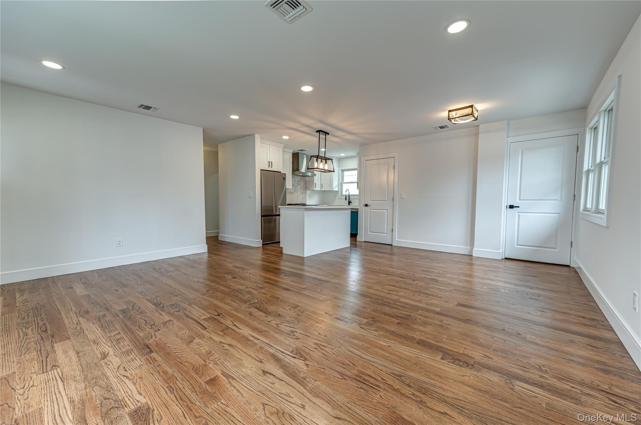 146 8th Street – For Sale photo 3