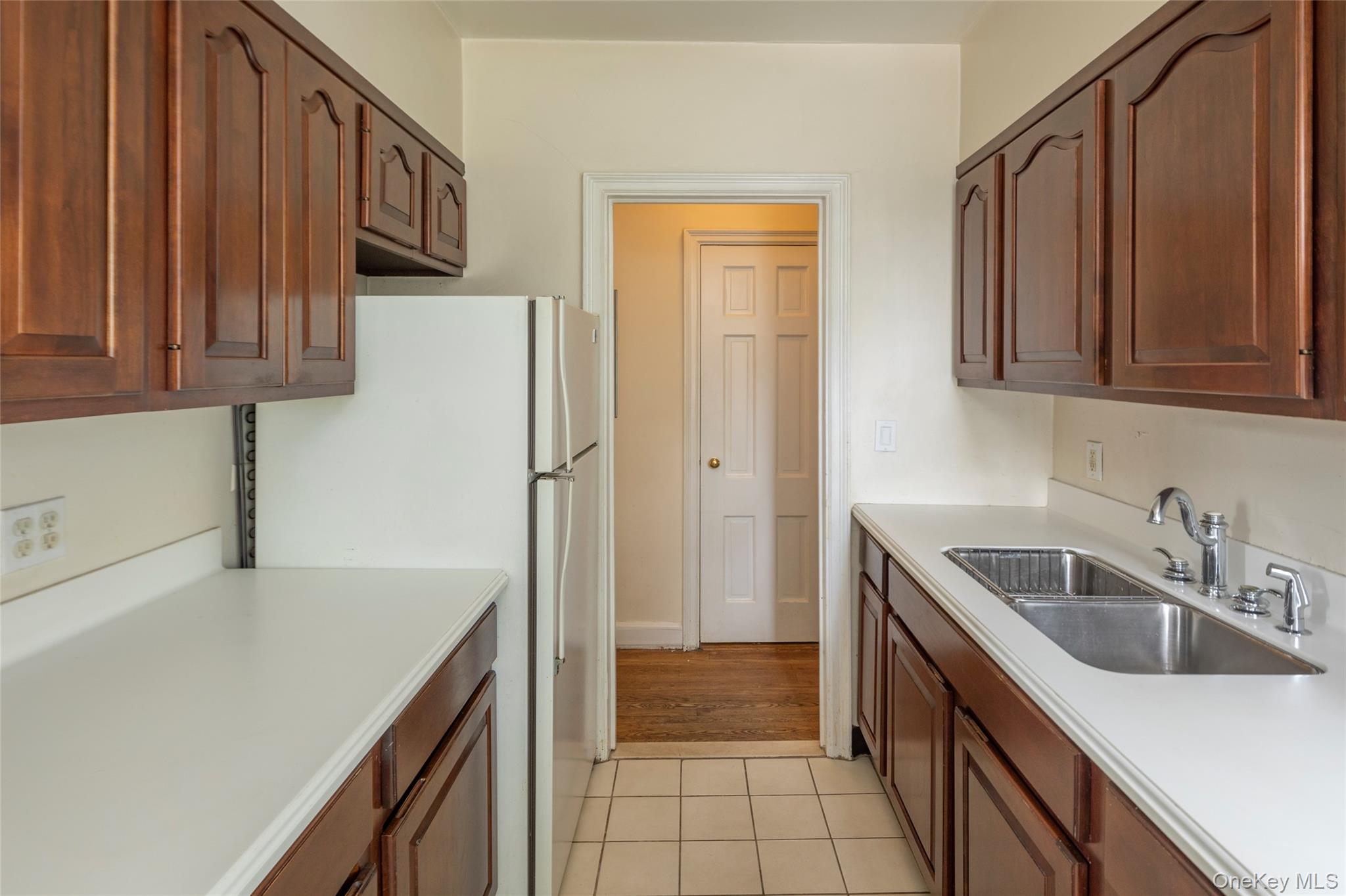 2 Midland Gardens Avenue, Unit 2C photo 9