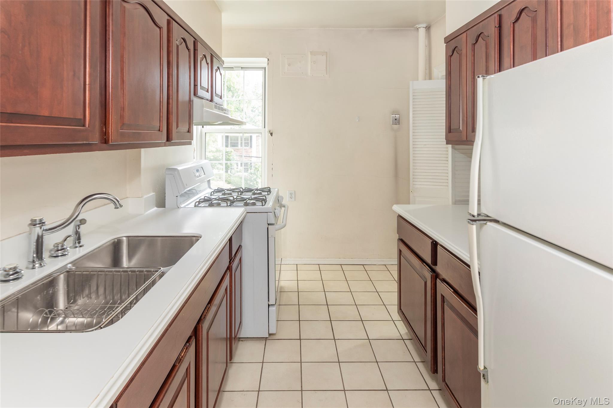 2 Midland Gardens Avenue, Unit 2C photo 8