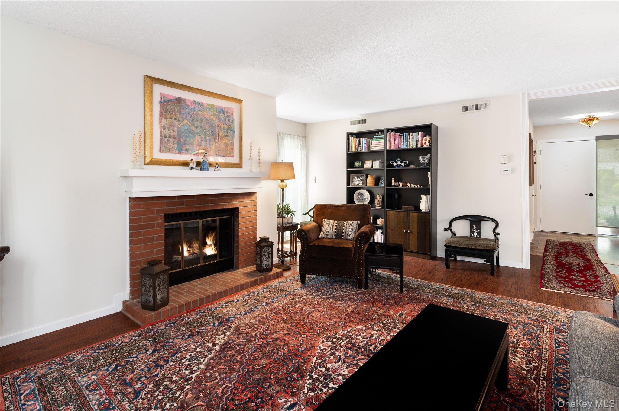 332 Heritage Hills, Unit B photo 5
