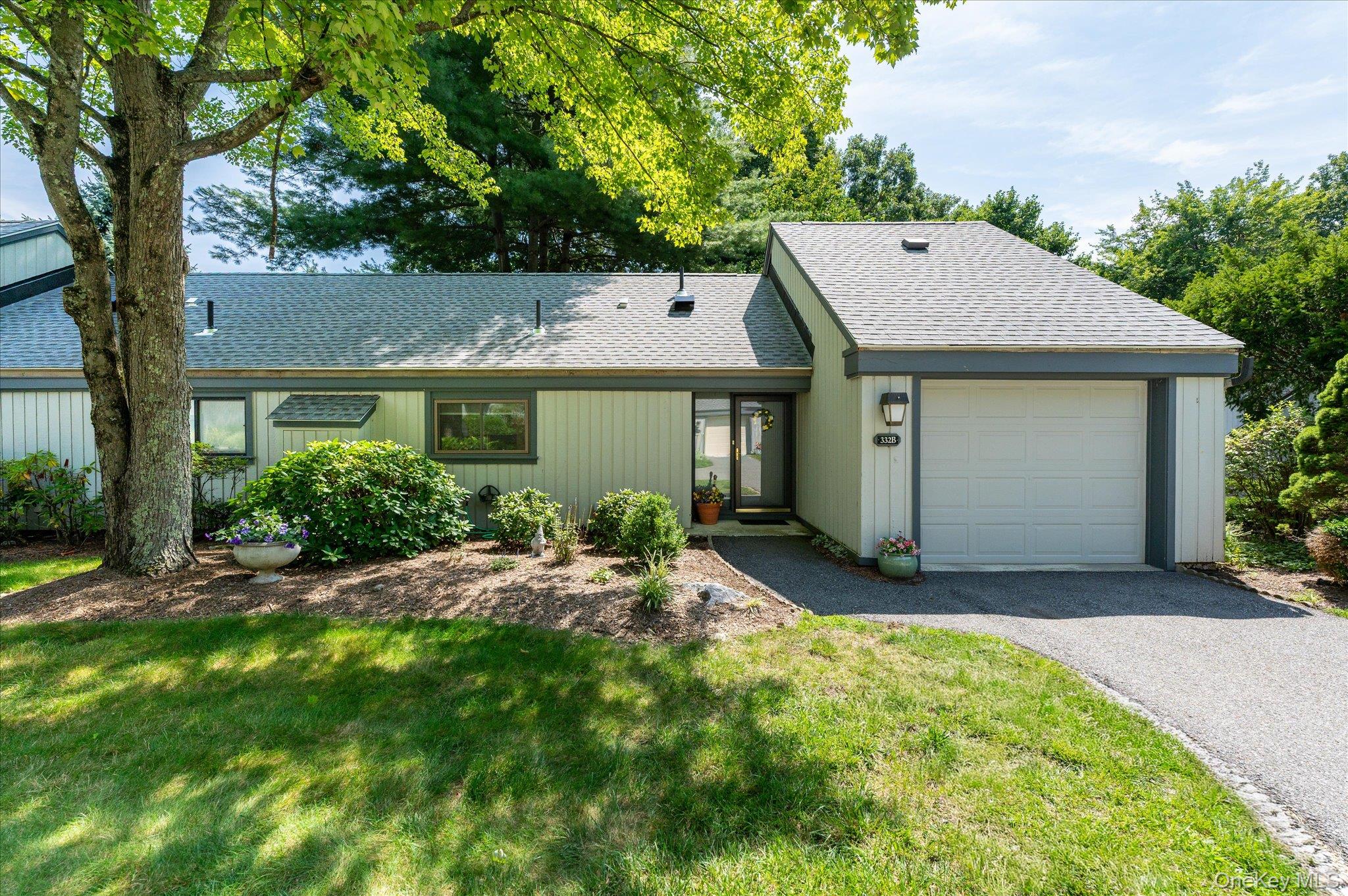 332 Heritage Hills, Unit B