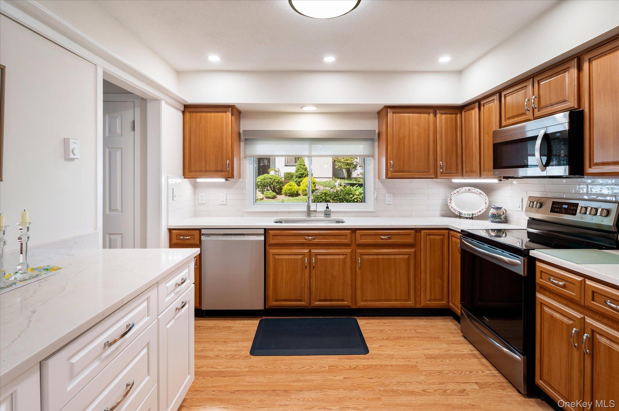332 Heritage Hills, Unit B photo 15