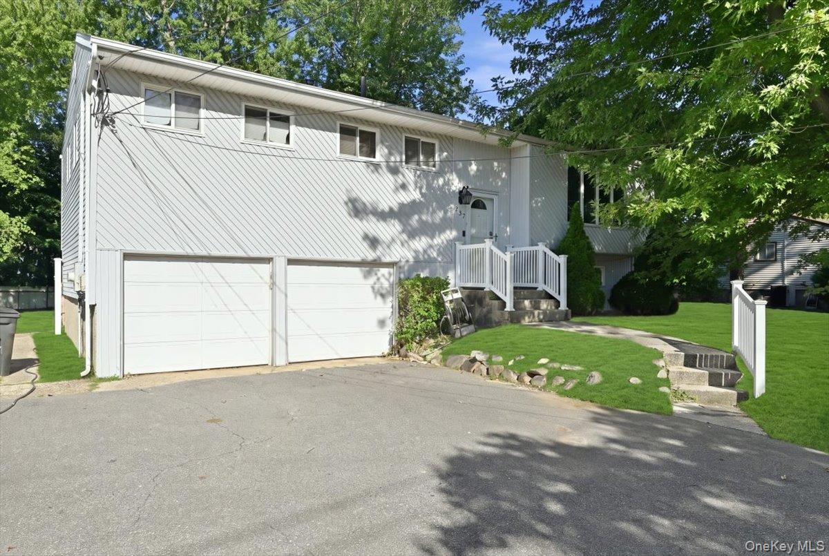 357 Town Line Road – For Sale