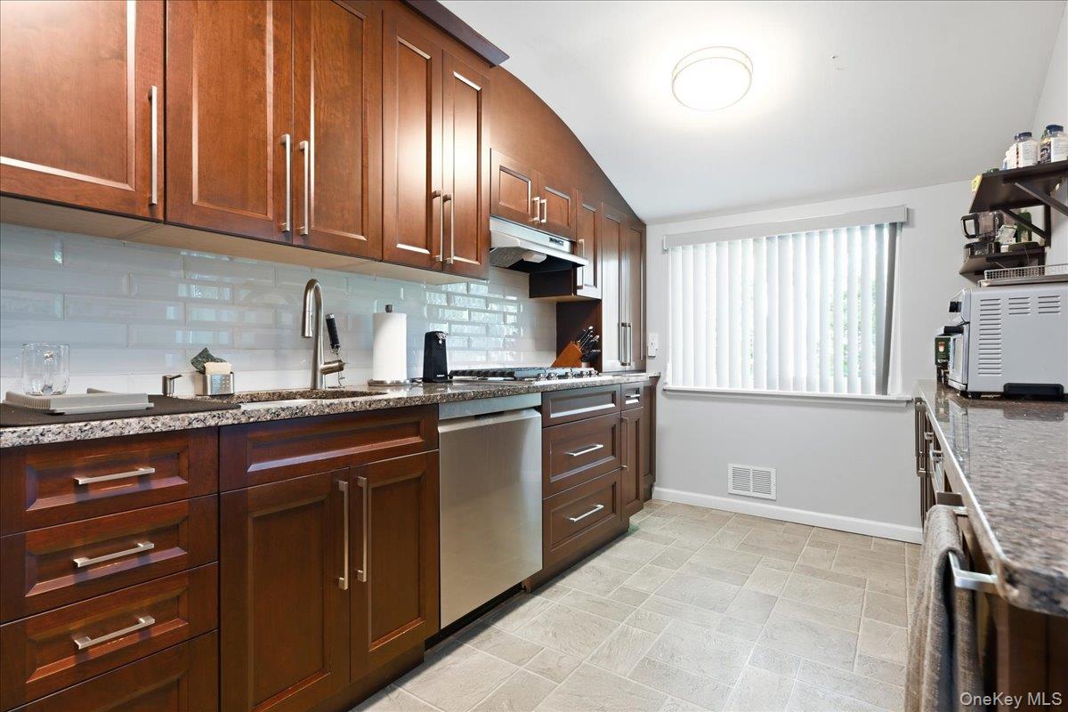 357 Town Line Road – For Sale photo 8