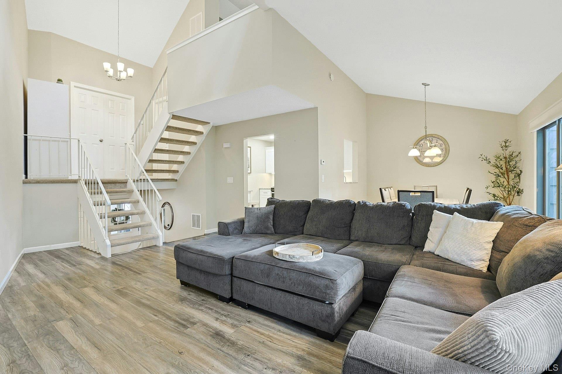 195 Treetop Circle – For Sale photo 9