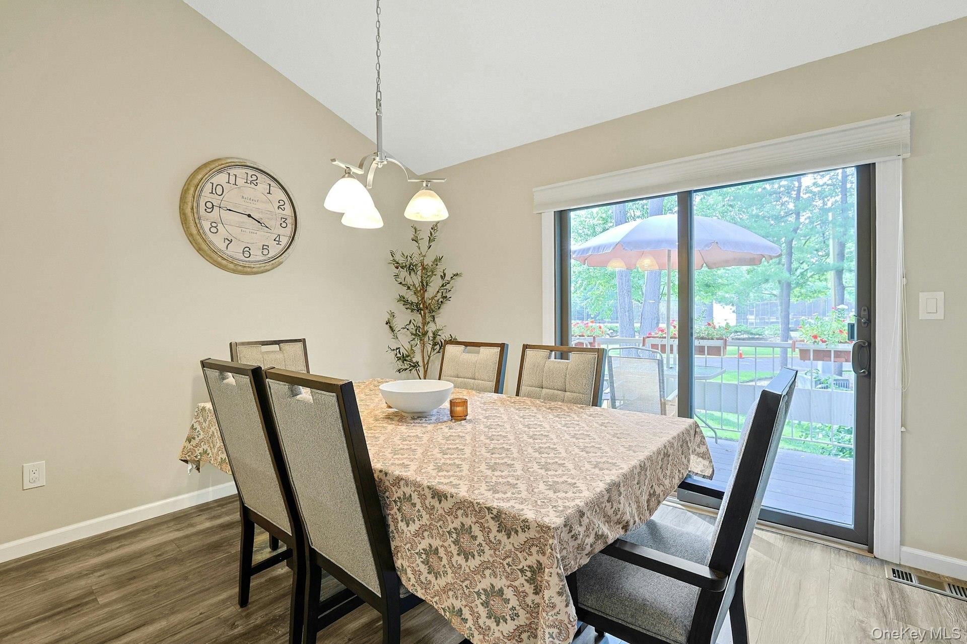 195 Treetop Circle – For Sale photo 15