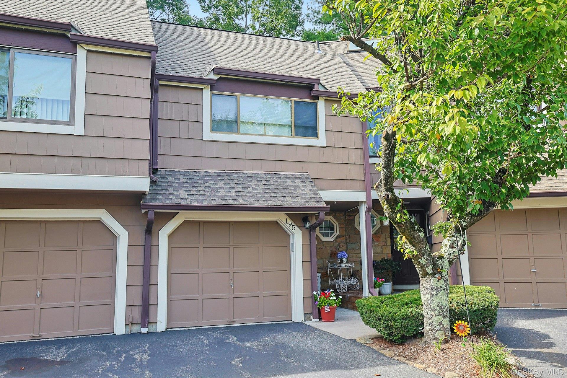195 Treetop Circle – For Sale