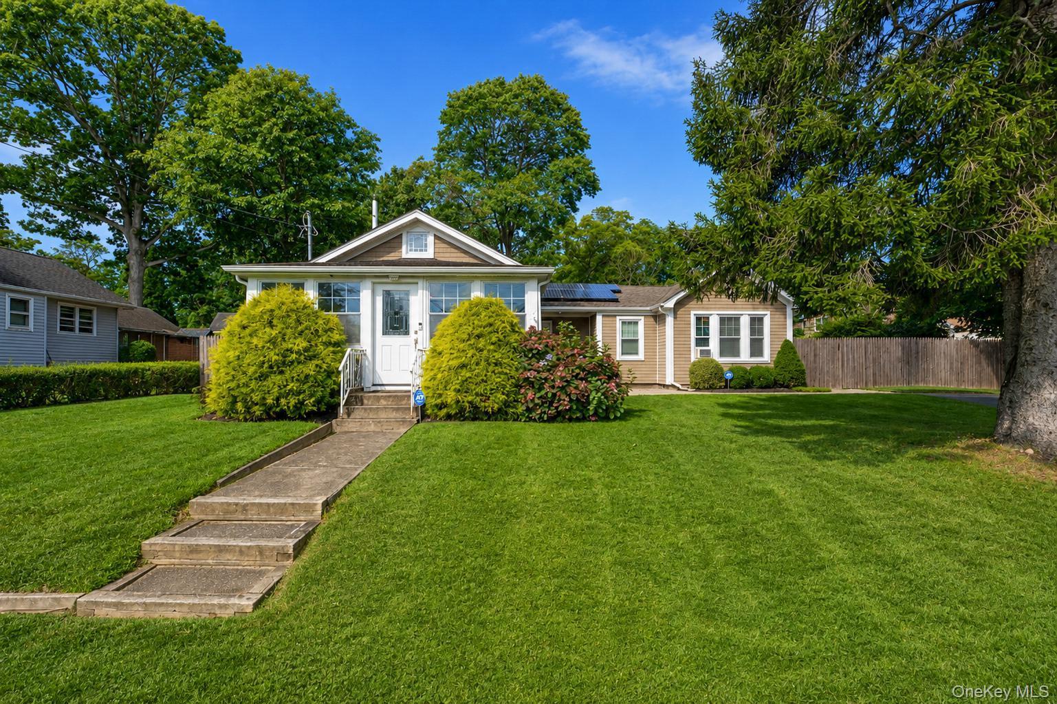 30 Pansy Road – For Sale photo 2