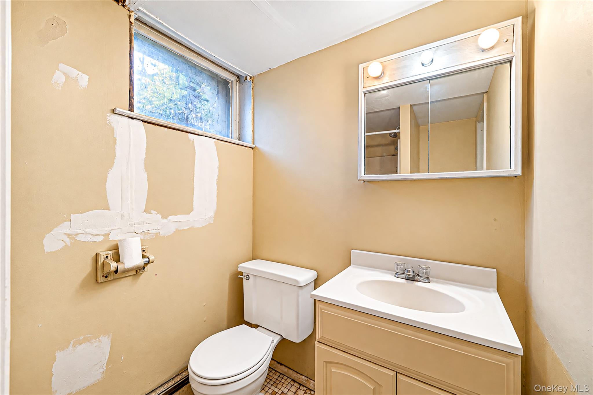 3698 Horseblock Road – For Sale photo 22