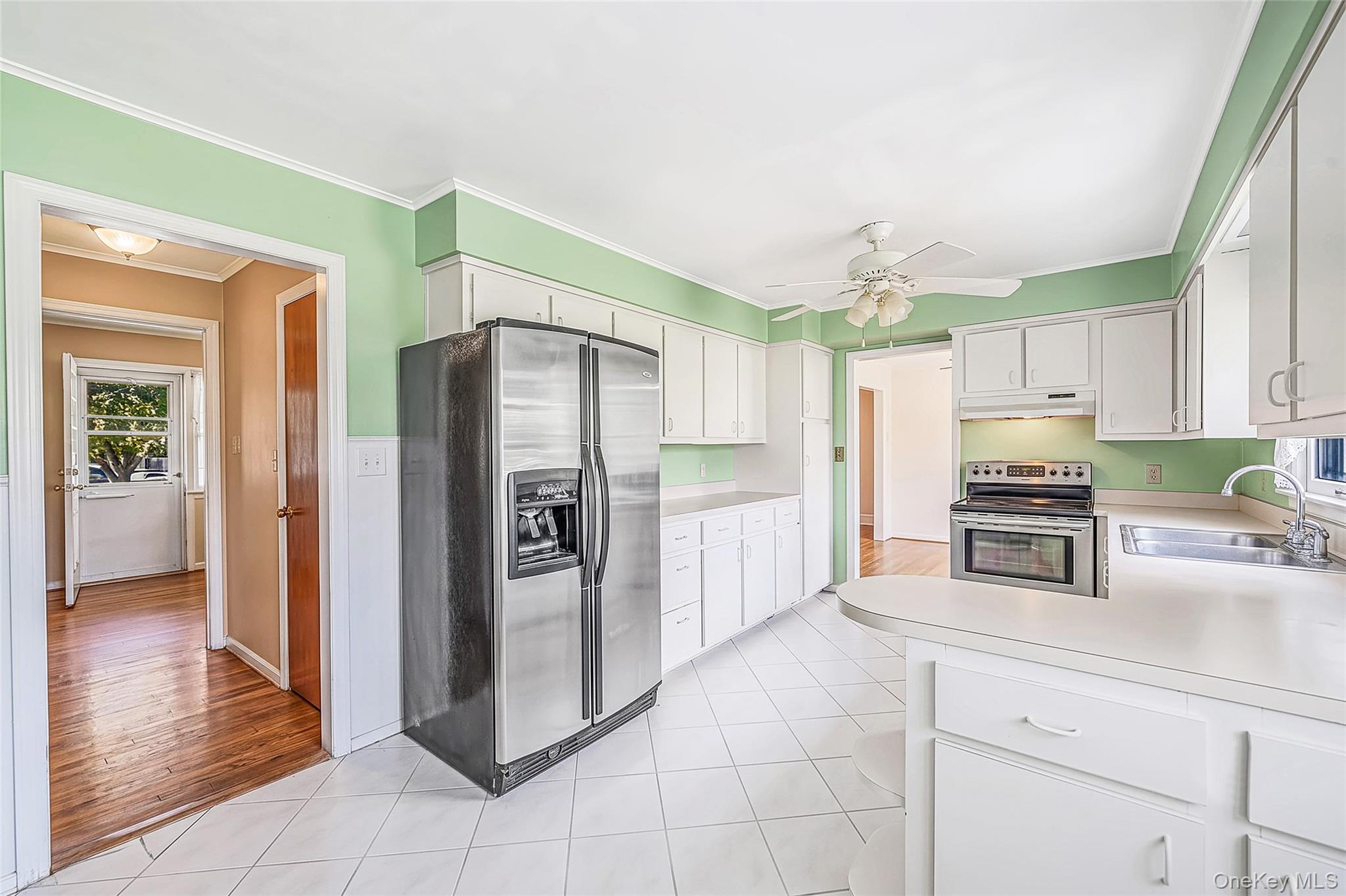 3698 Horseblock Road – For Sale photo 4