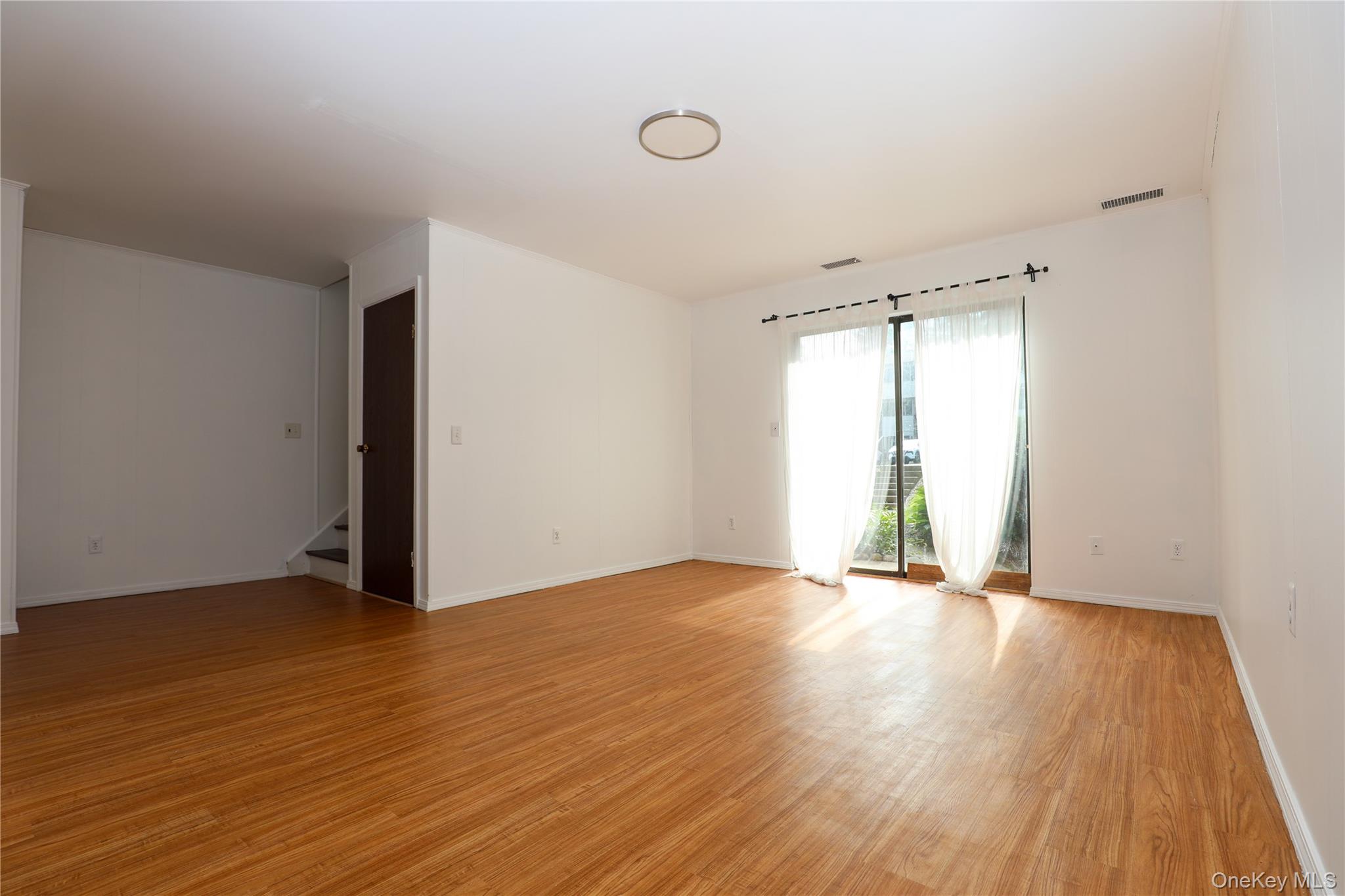 259 Village Court – For Rent photo 6