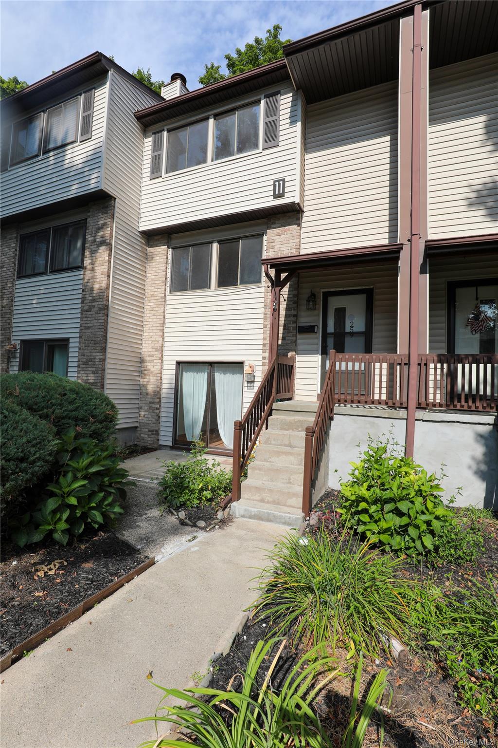 259 Village Court – For Rent photo 2