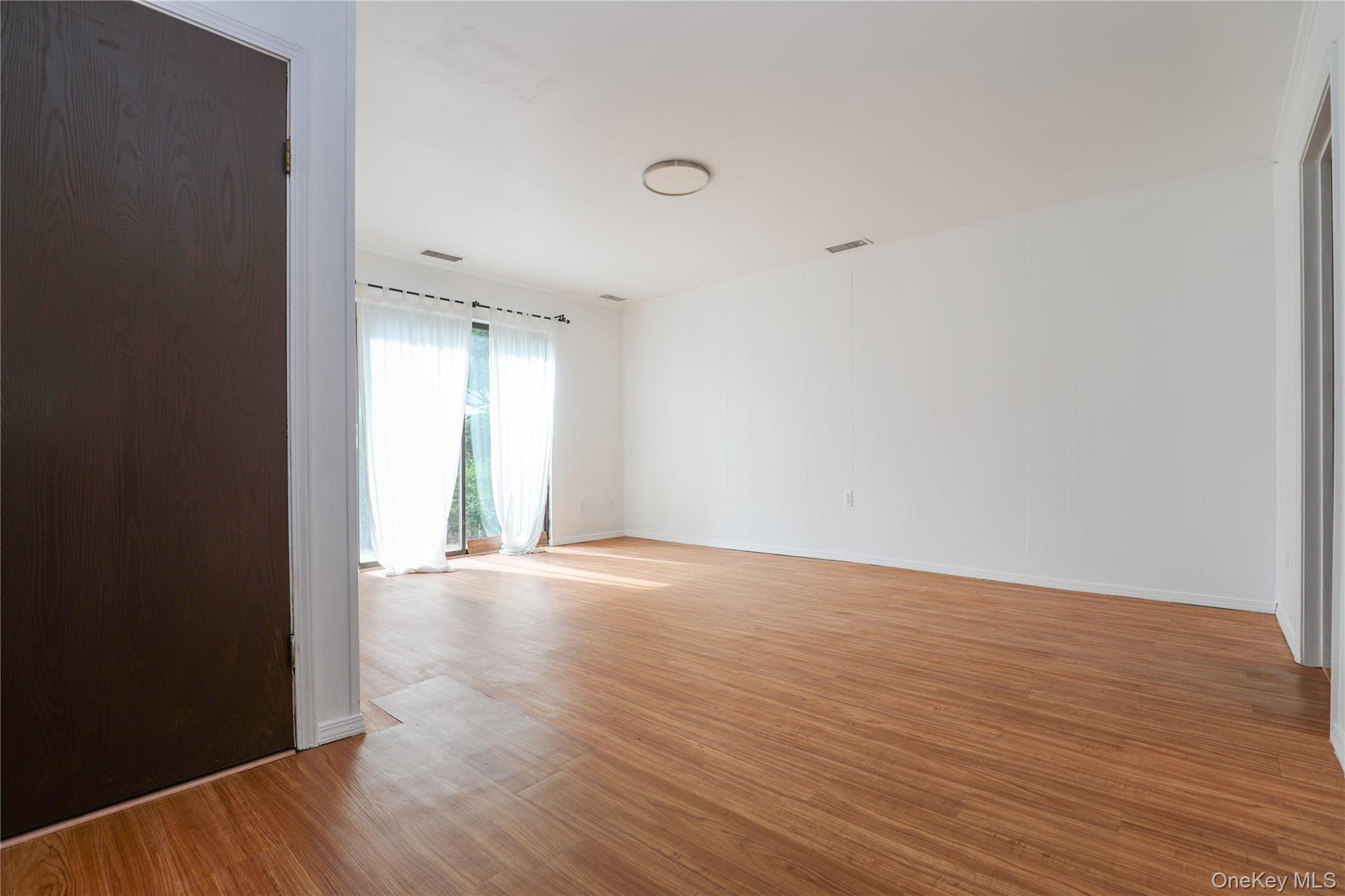 259 Village Court – For Rent photo 4