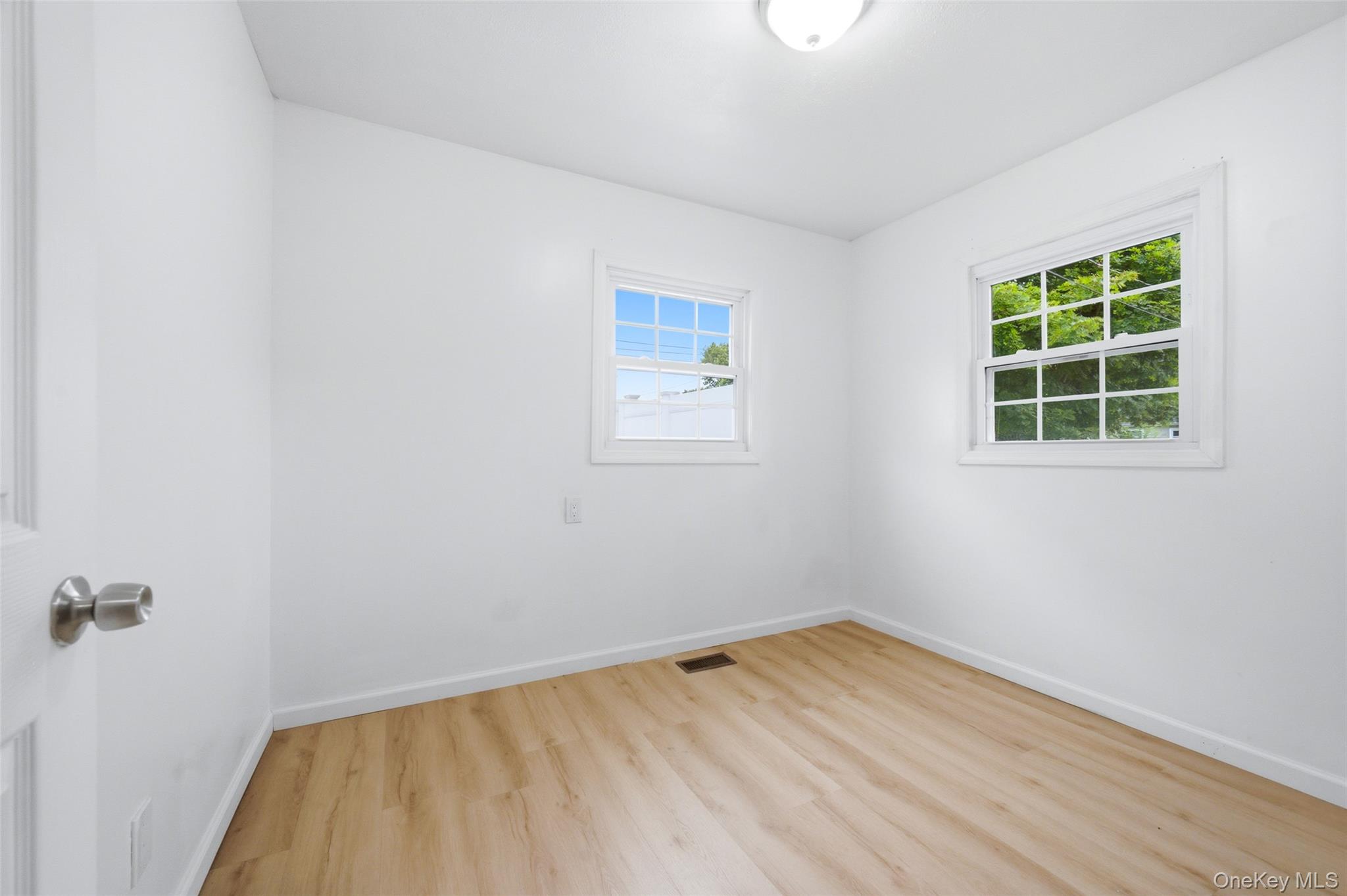 710 Bourdois Avenue – For Sale photo 18