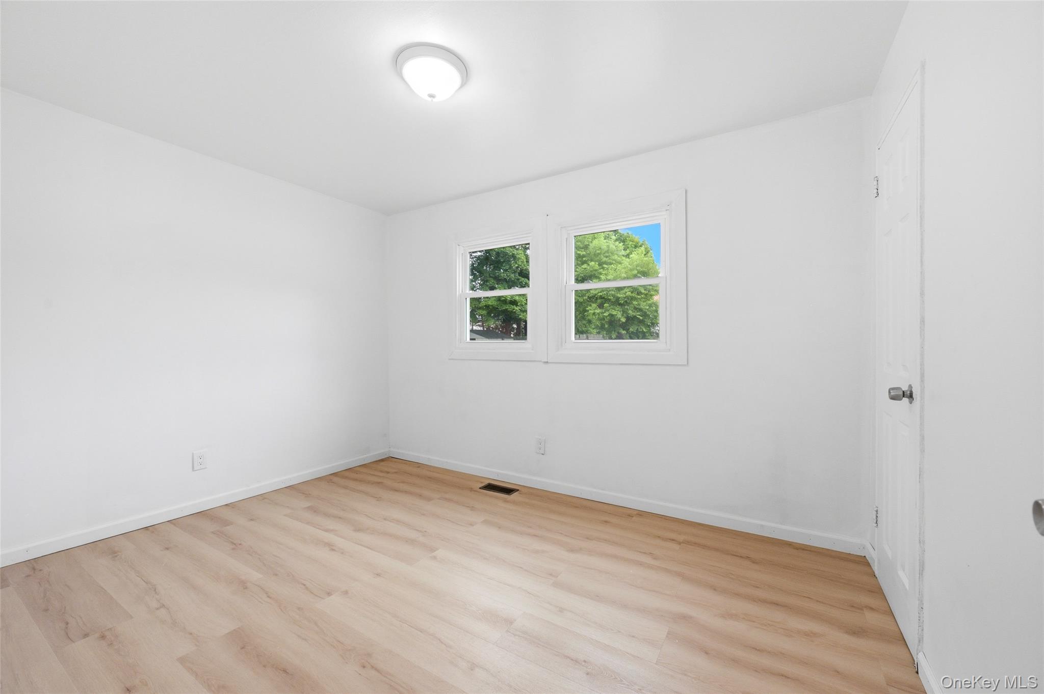 710 Bourdois Avenue – For Sale photo 13