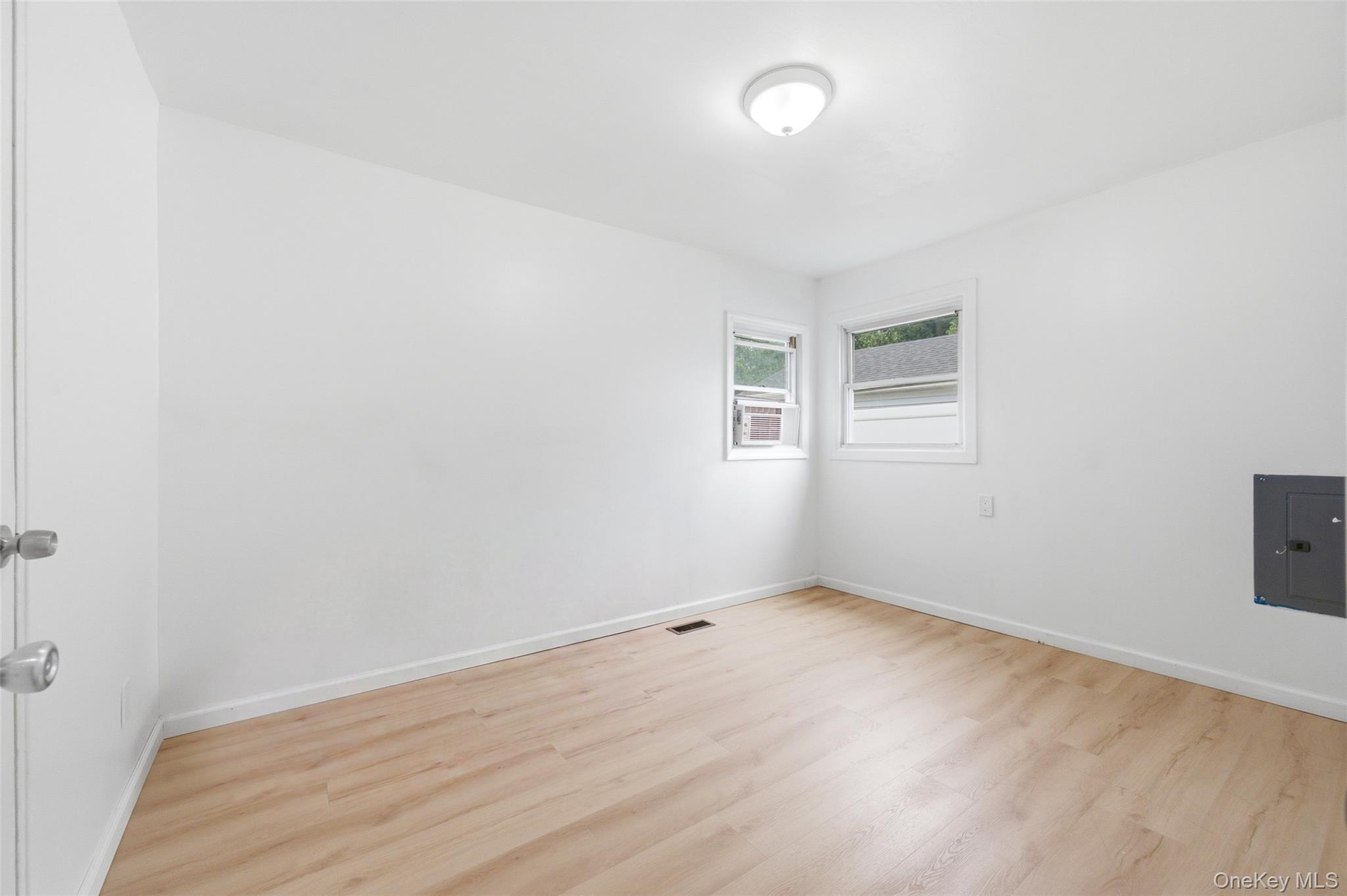 710 Bourdois Avenue – For Sale photo 16