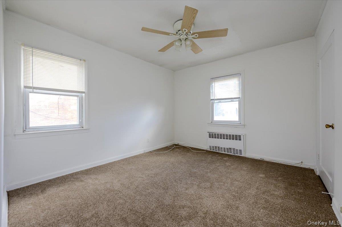 364 E Broadway, Unit middle photo 11
