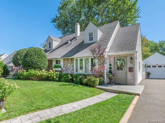 9 Robert Road – For Sale