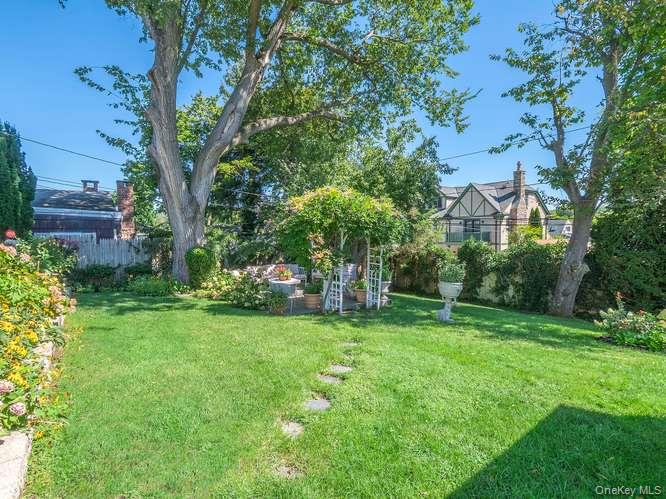 9 Robert Road – For Sale photo 37