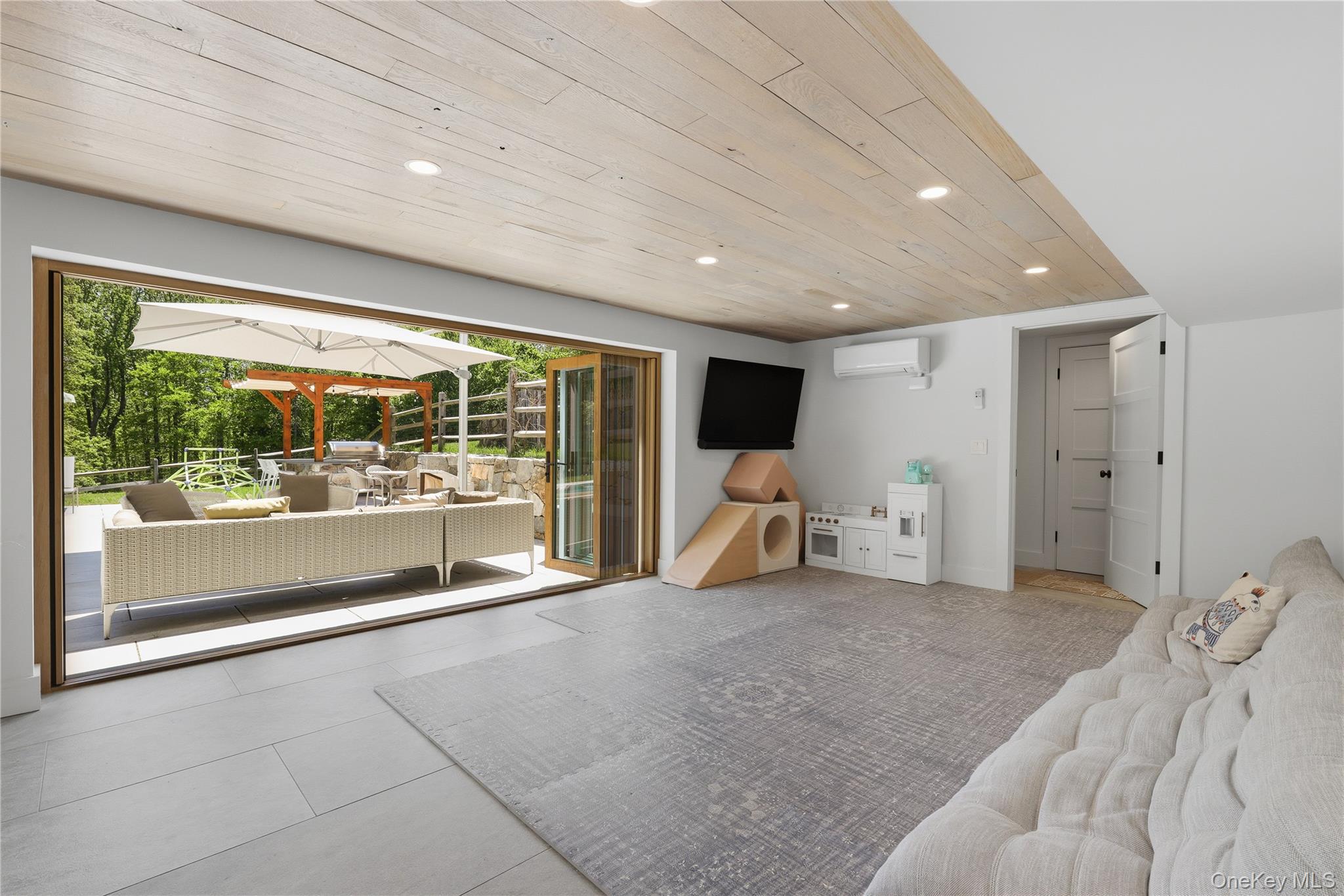 90 Springhurst Road – For Rent photo 25