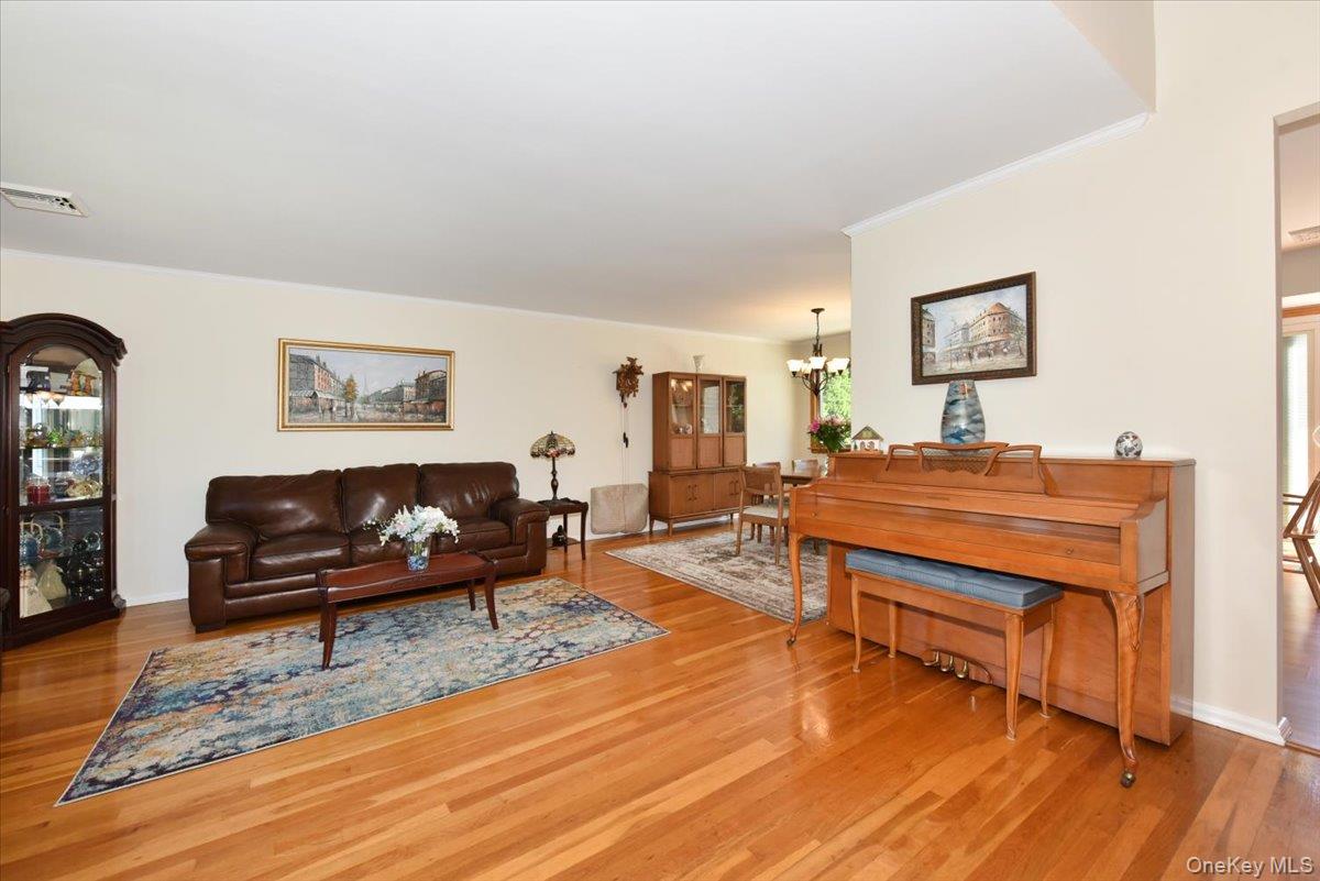 70 Glenwood Road – For Sale photo 6