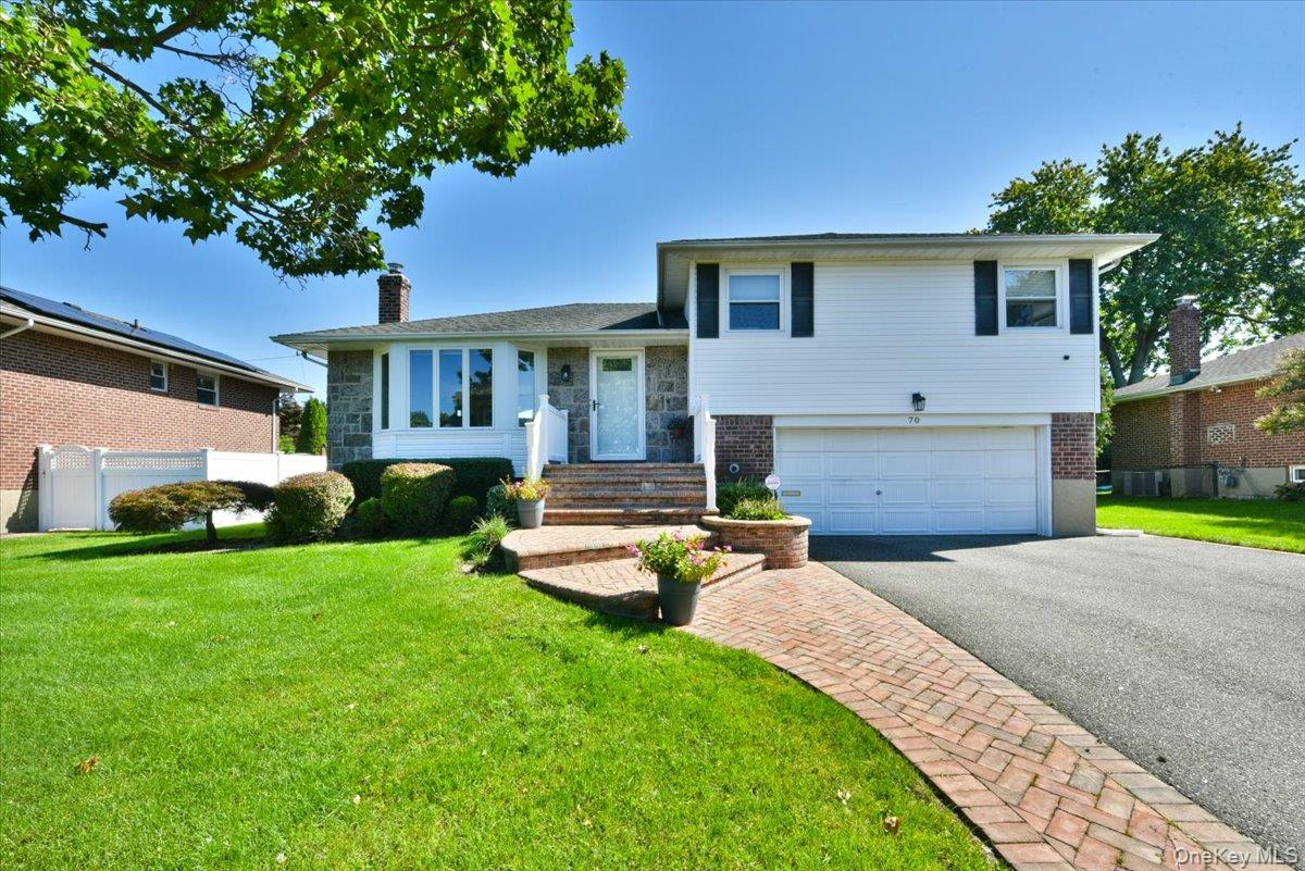 70 Glenwood Road – For Sale