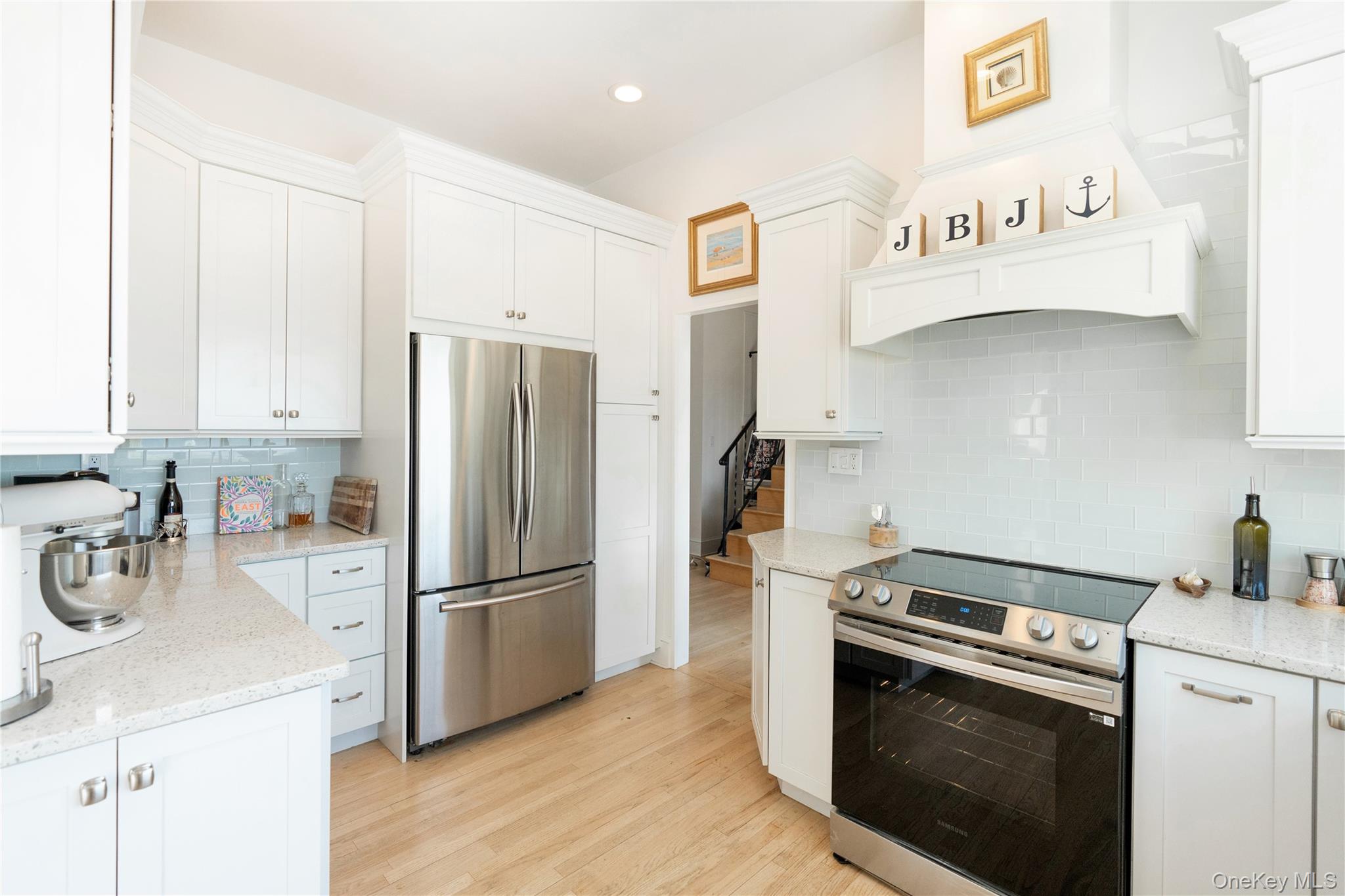 8 Bay Road – For Rent photo 12