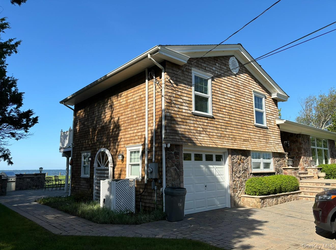 8 Bay Road – For Rent photo 3