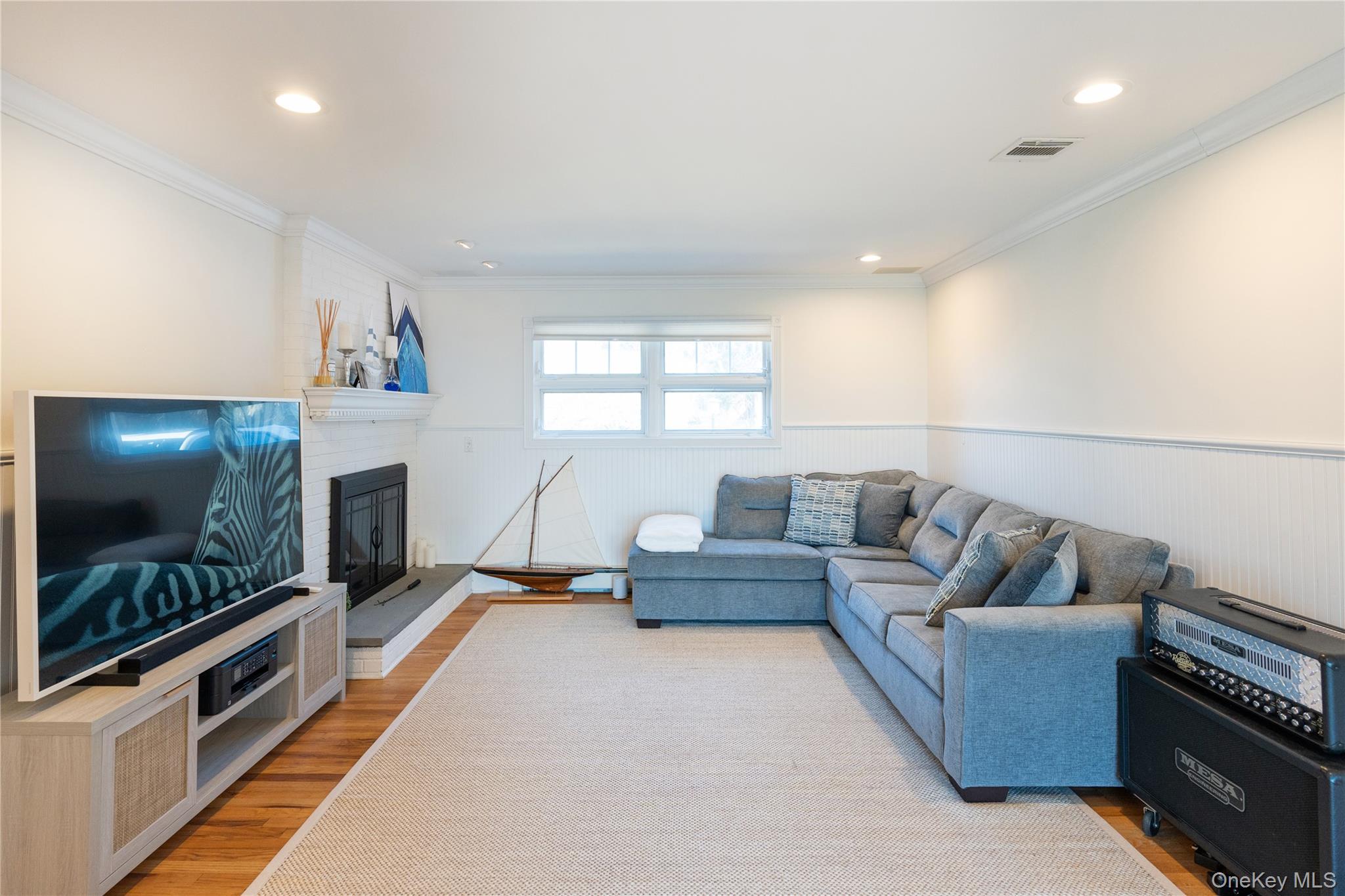 8 Bay Road – For Rent photo 16