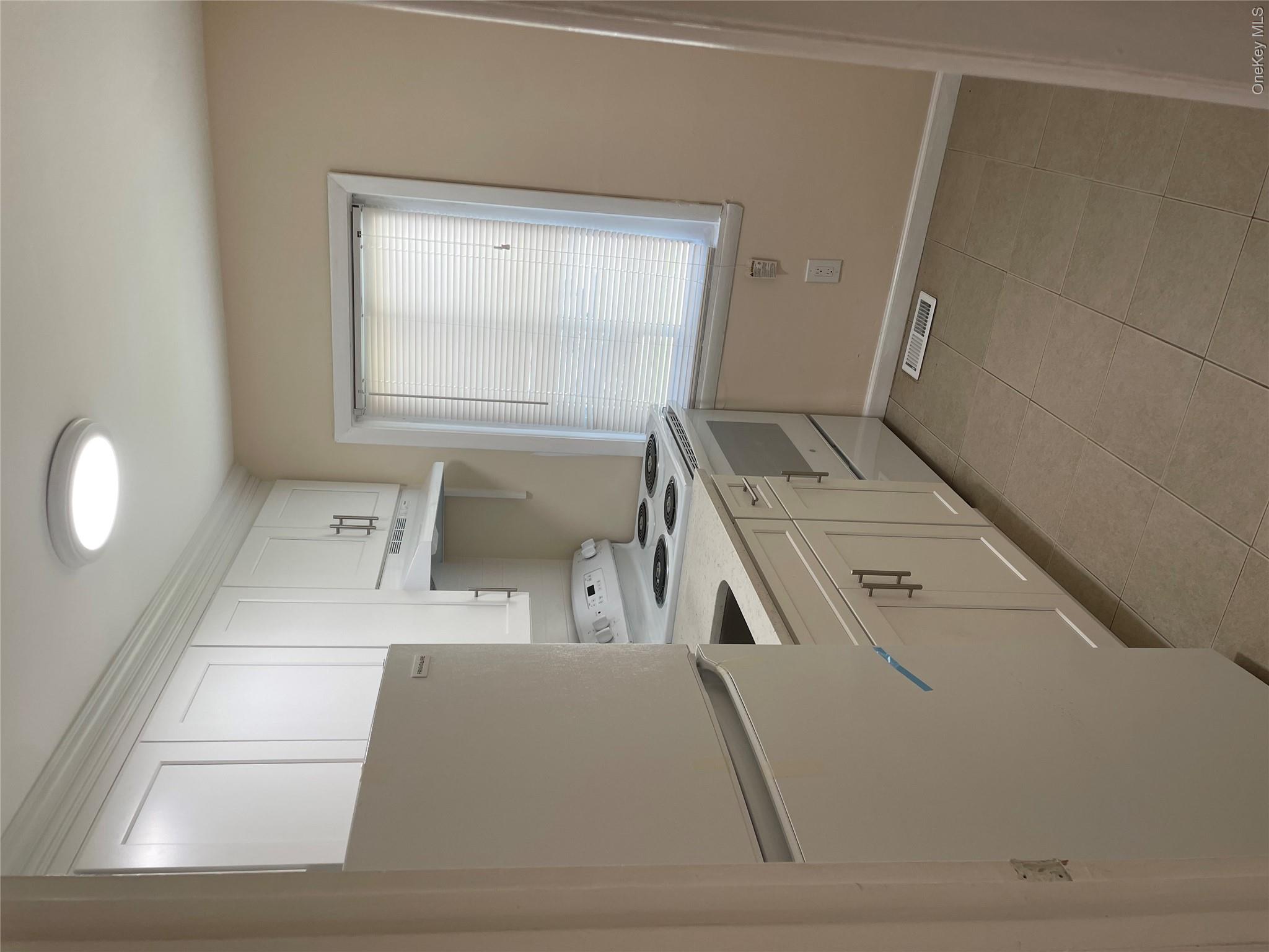 301 Jackson Avenue – For Rent photo 3
