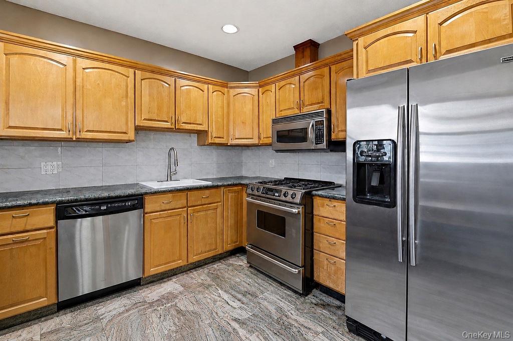 99-11 159th Avenue – For Sale photo 11
