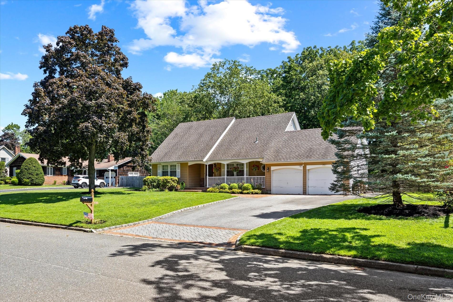 9 Charlemagne Drive – For Sale photo 2