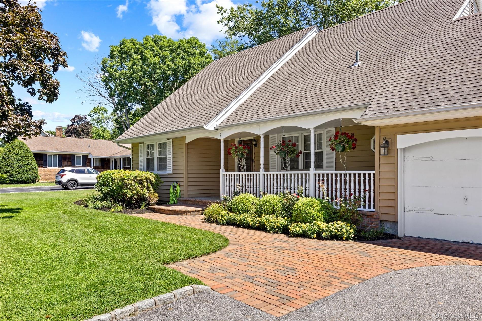 9 Charlemagne Drive – For Sale photo 3