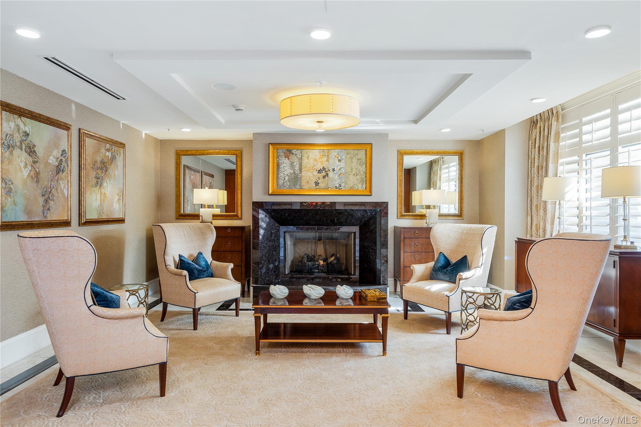 2000 Royal Court, Unit 2009 photo 23