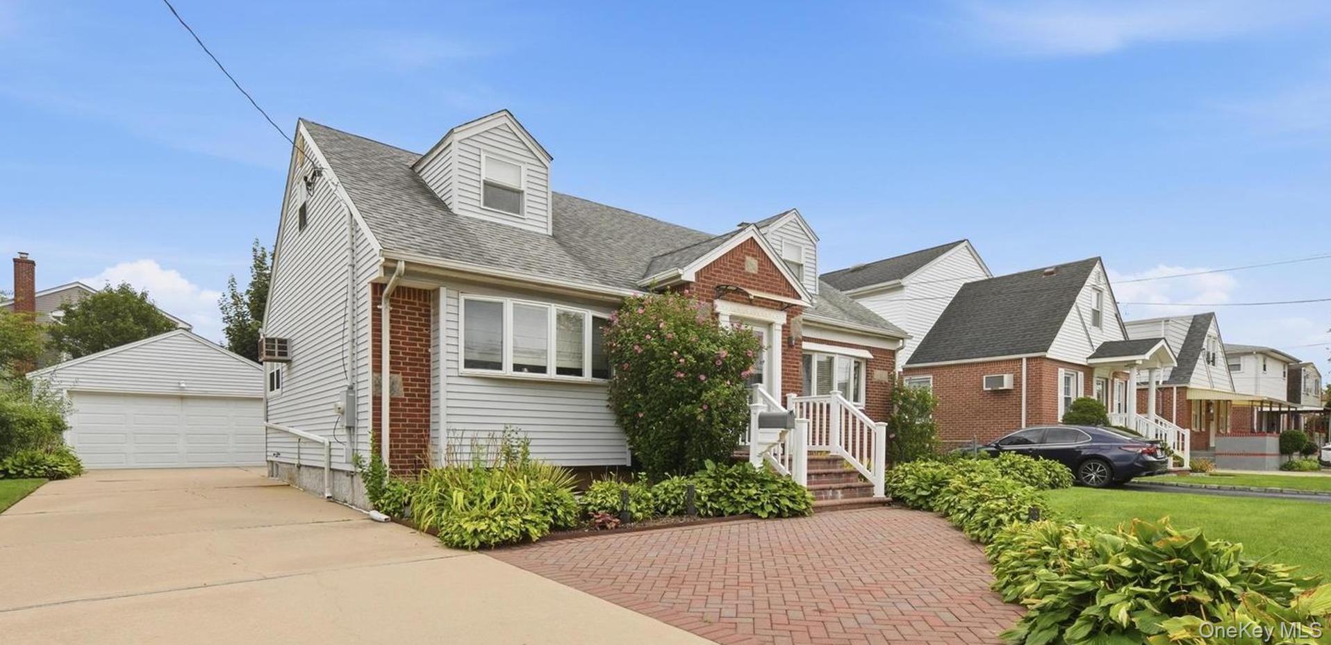 66 Caroline Avenue – For Sale photo 2