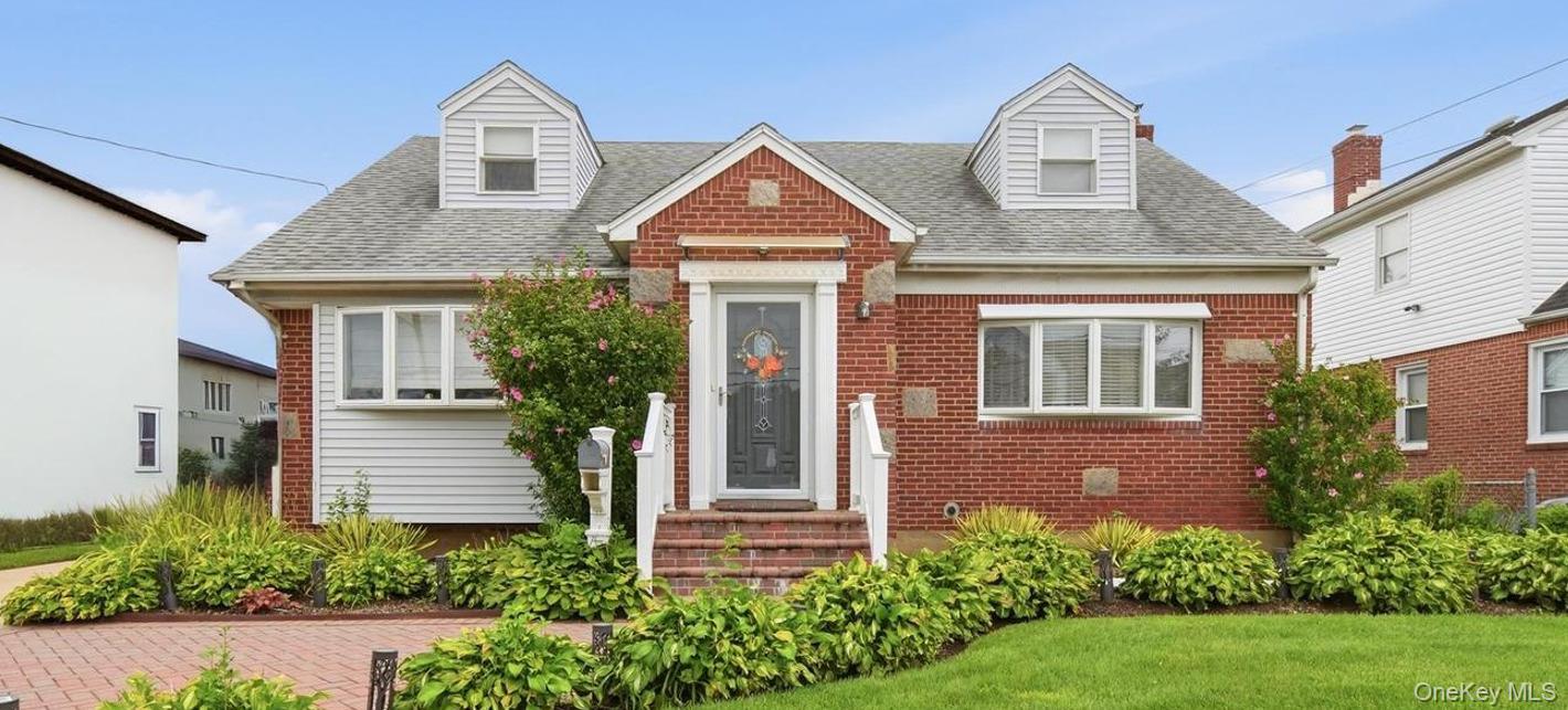 66 Caroline Avenue – For Sale