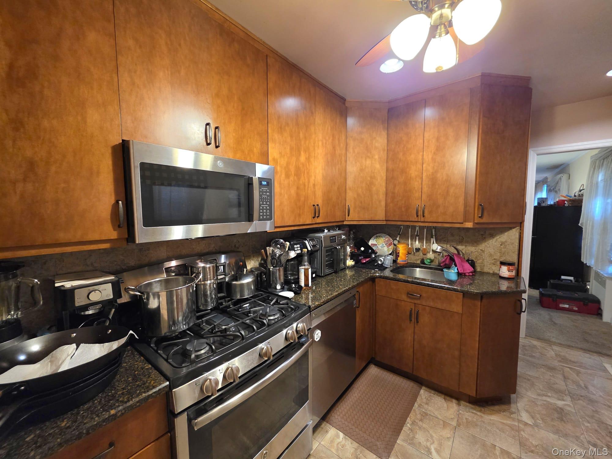 354 E Beech Street – For Sale photo 4
