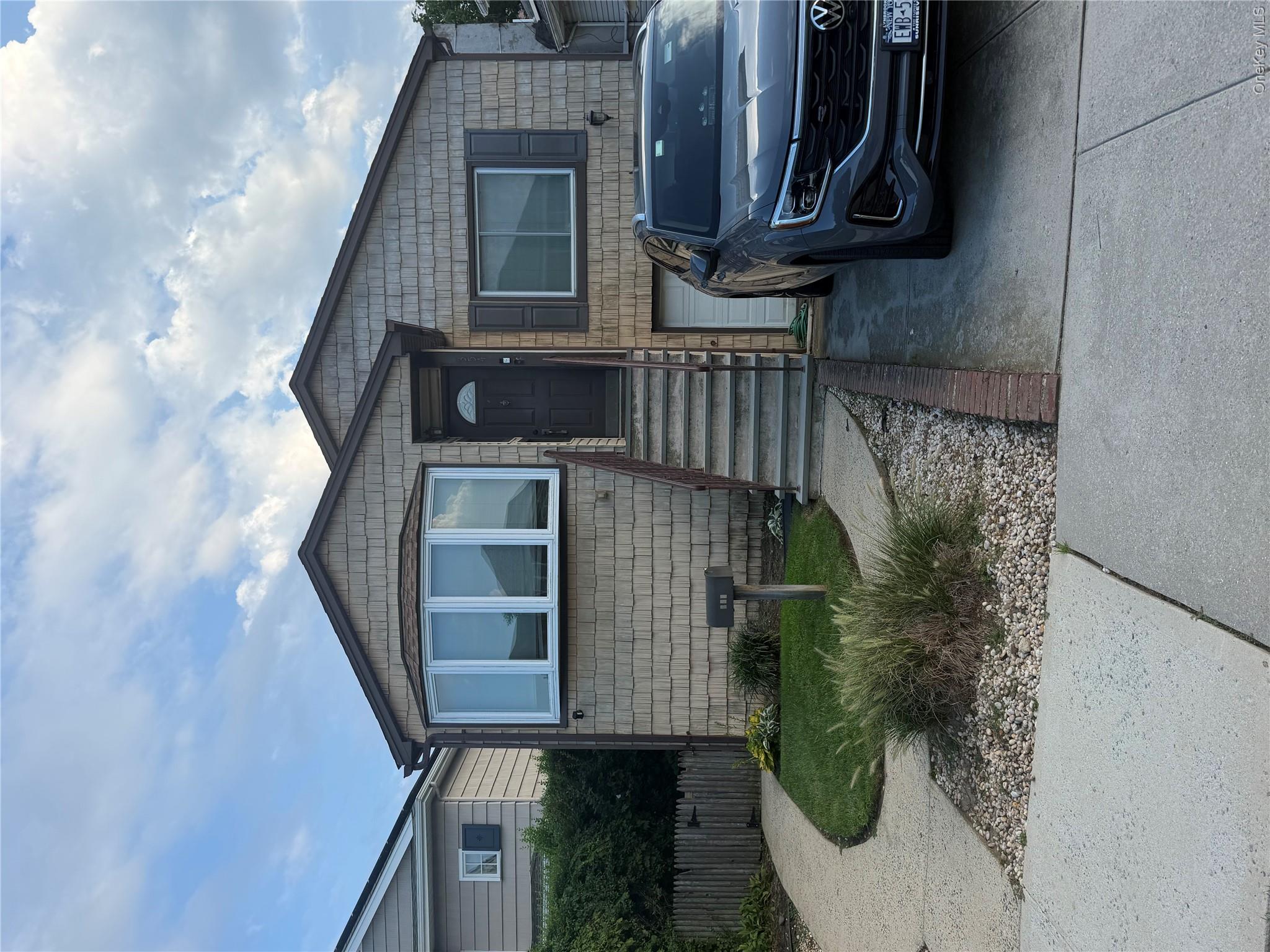 354 E Beech Street – For Sale