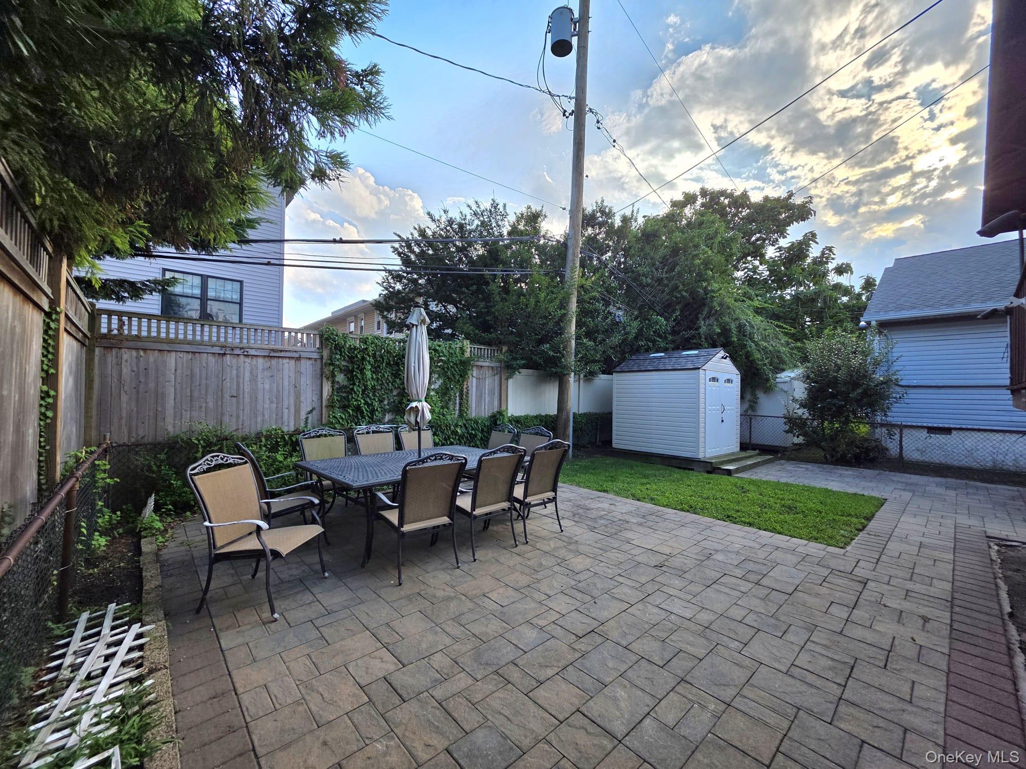 354 E Beech Street – For Sale photo 8