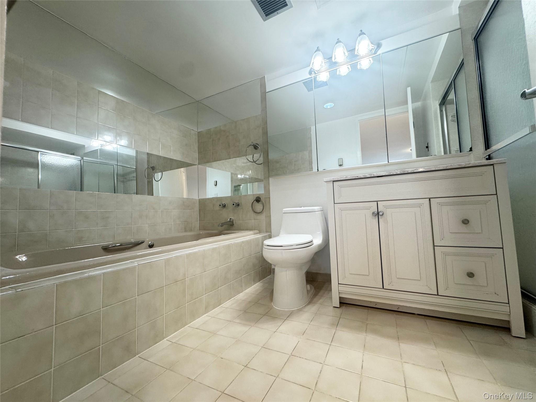 141 Great Neck Road, Unit 3F photo 17