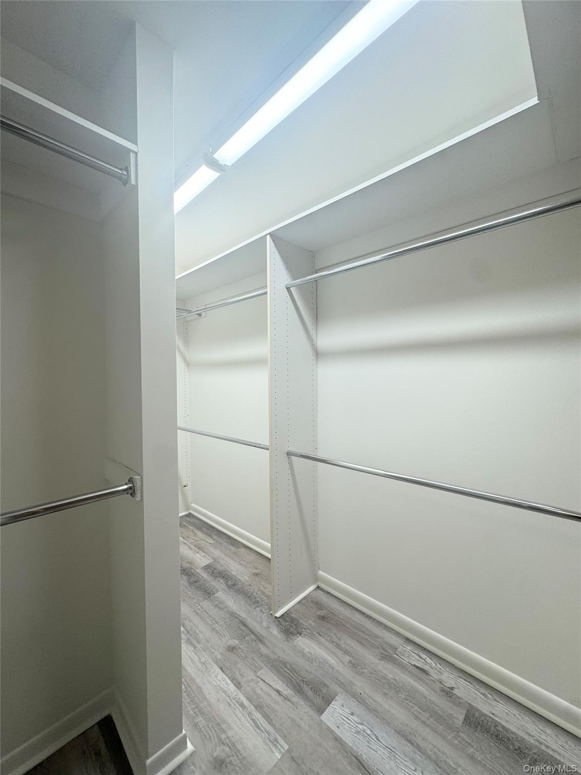 141 Great Neck Road, Unit 3F photo 16