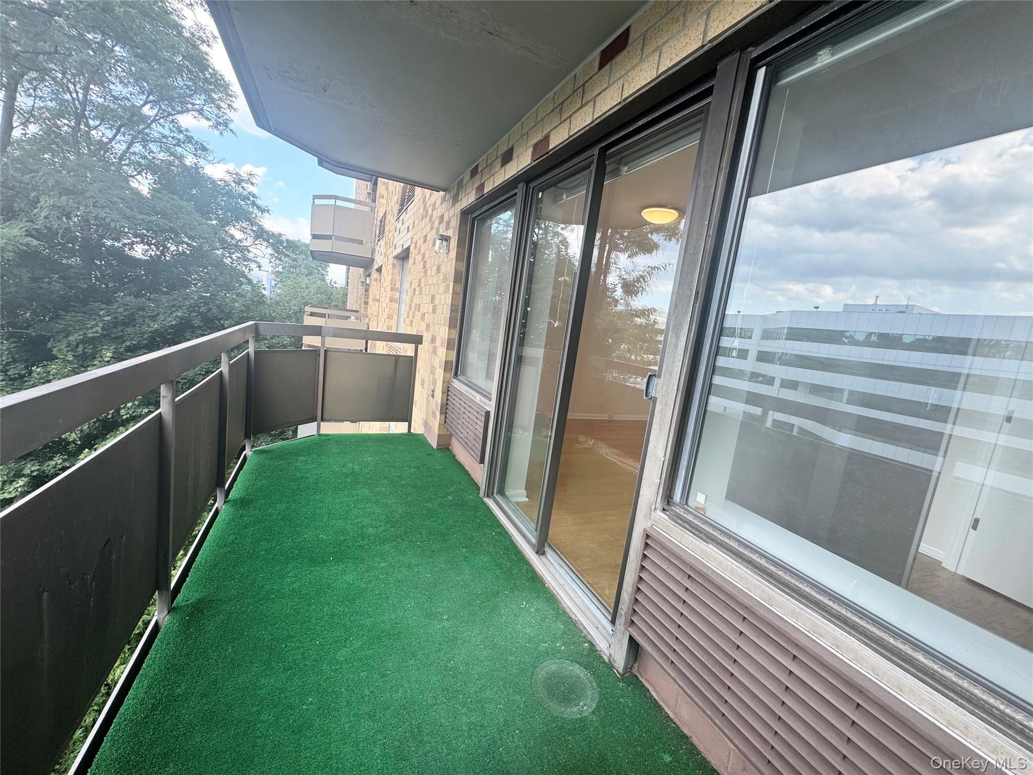 141 Great Neck Road, Unit 3F photo 19